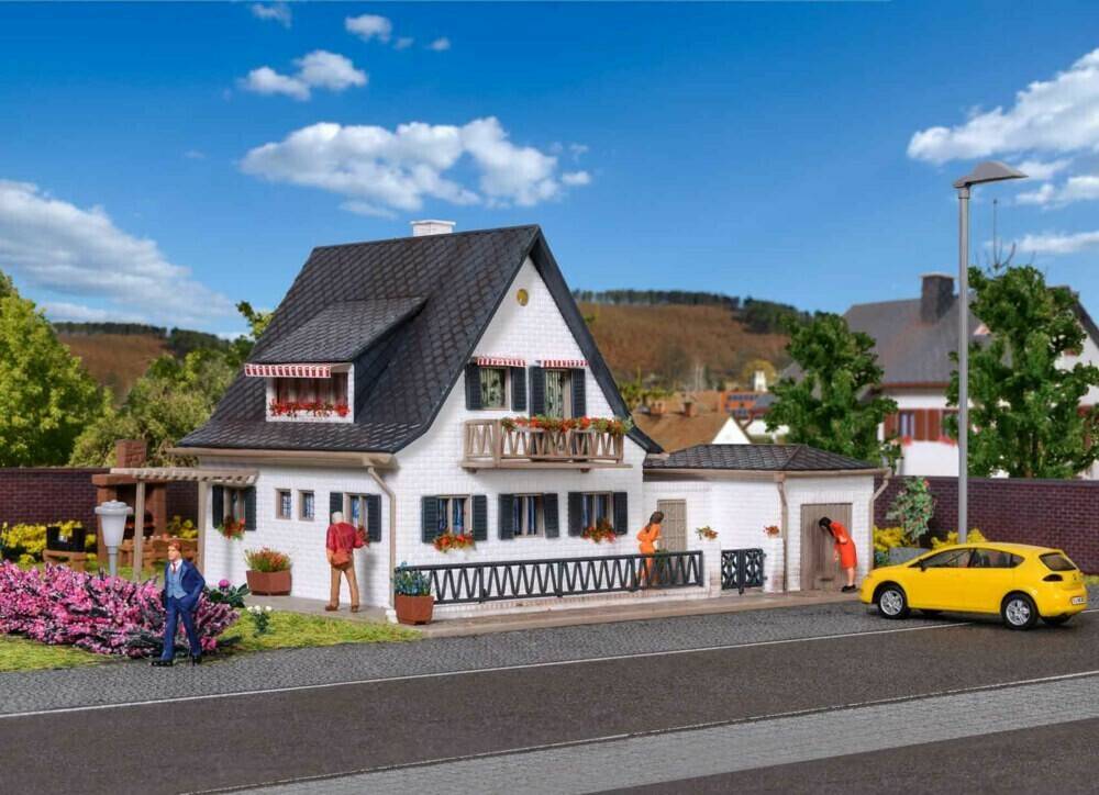 Vollmer Wohnhaus mit Garage (43718) Modelleisenbahn-Zubehör