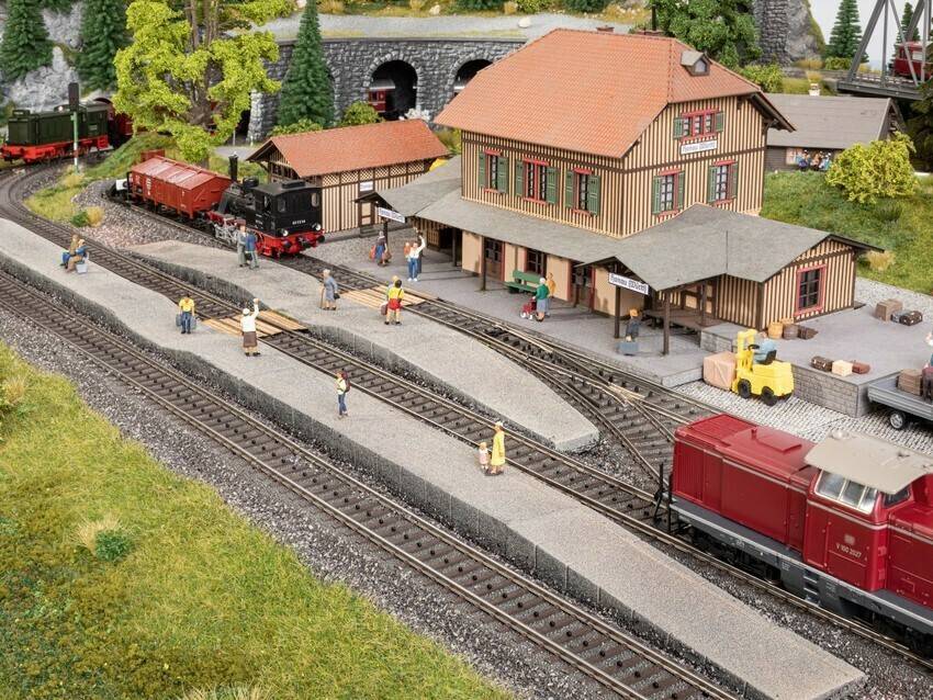 Noch Bahnsteig Epoche III – IV mit Gleisabgang (66014) Modelleisenbahn-Zubehör